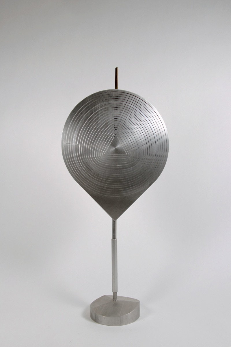 «Rundscheibe – Reduktion», ca. 1978 (Aluminium, H 69, ø 30, D 1,5 cm)