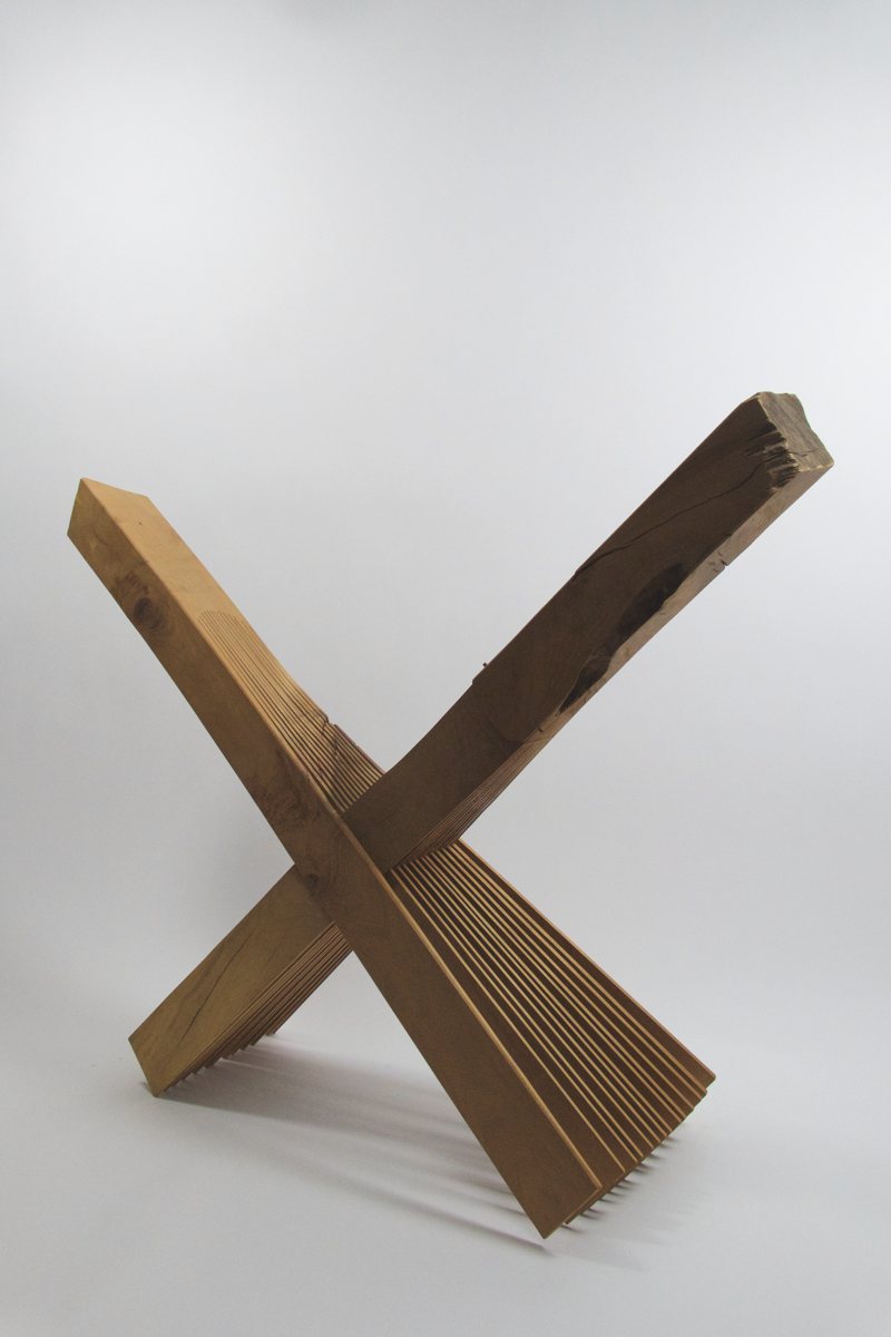 «Kirschbaum-Kreuz», 1989 (Holz, 83 x 106 x 34 cm)
