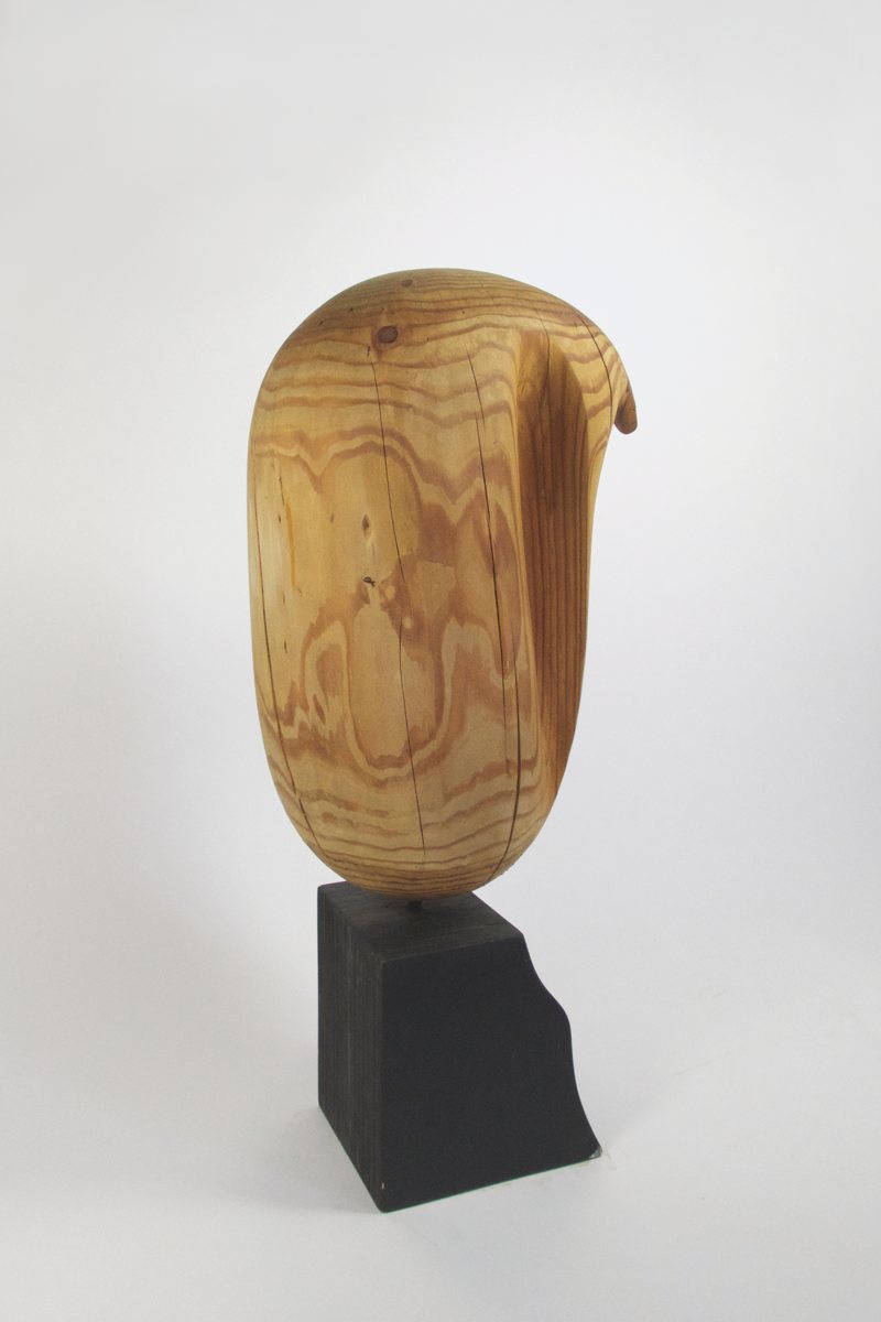 «Kopf», 1999 (Holz, 81 x 26 x 41 cm, WG 99 – 9 H)